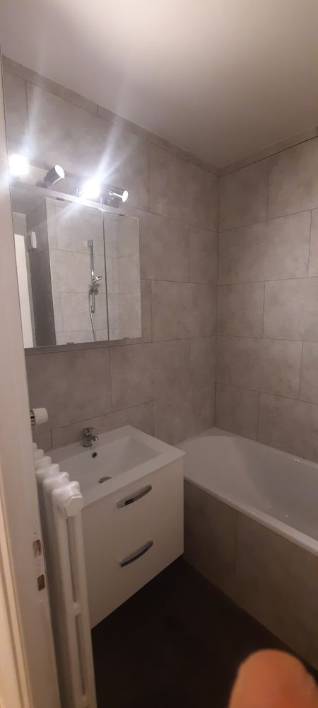 Petite salle de bain optimisée – EDILSYSTEM