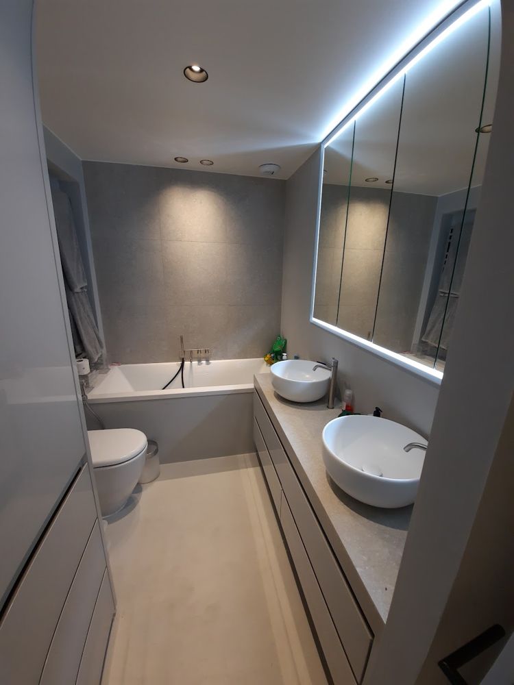Salle de bain complète, WC suspendu – EDILSYSTEM