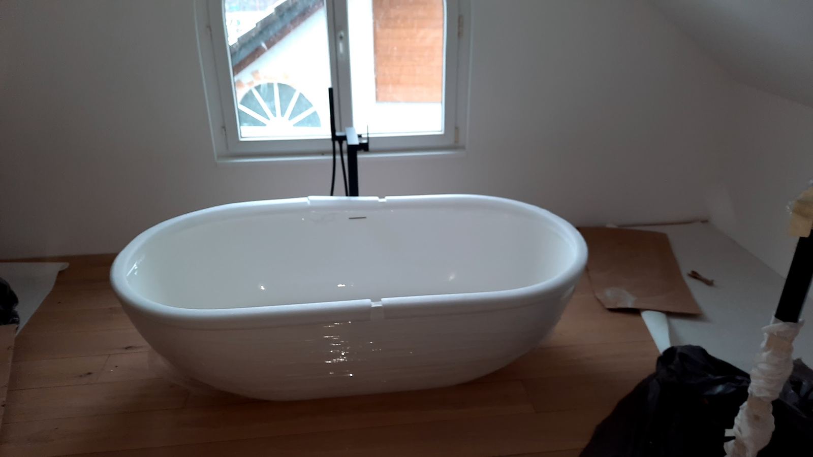 Baignoire îlot, rénovation complète – EDILSYSTEM
